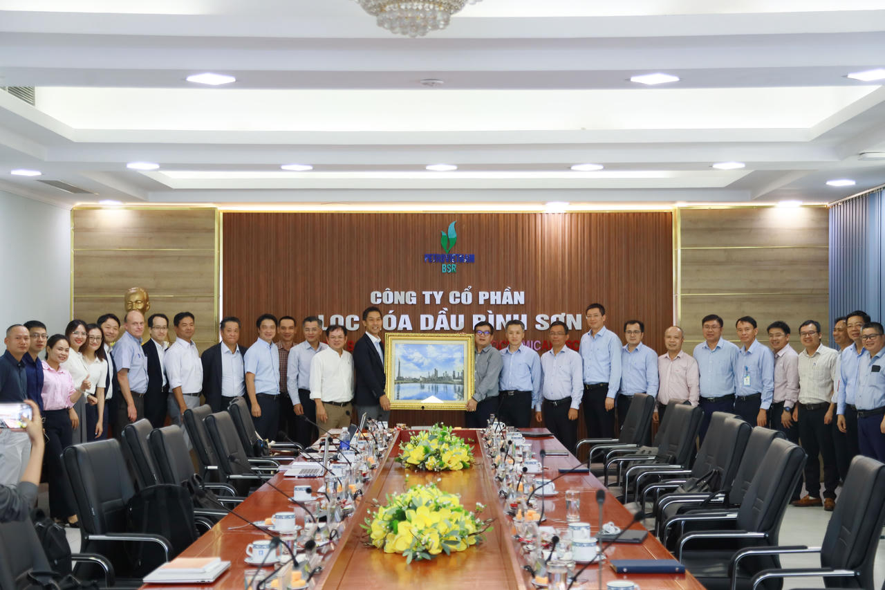 Lãnh đạo hai nhà máy lọc dầu tại Việt Nam họp bàn hợp tác