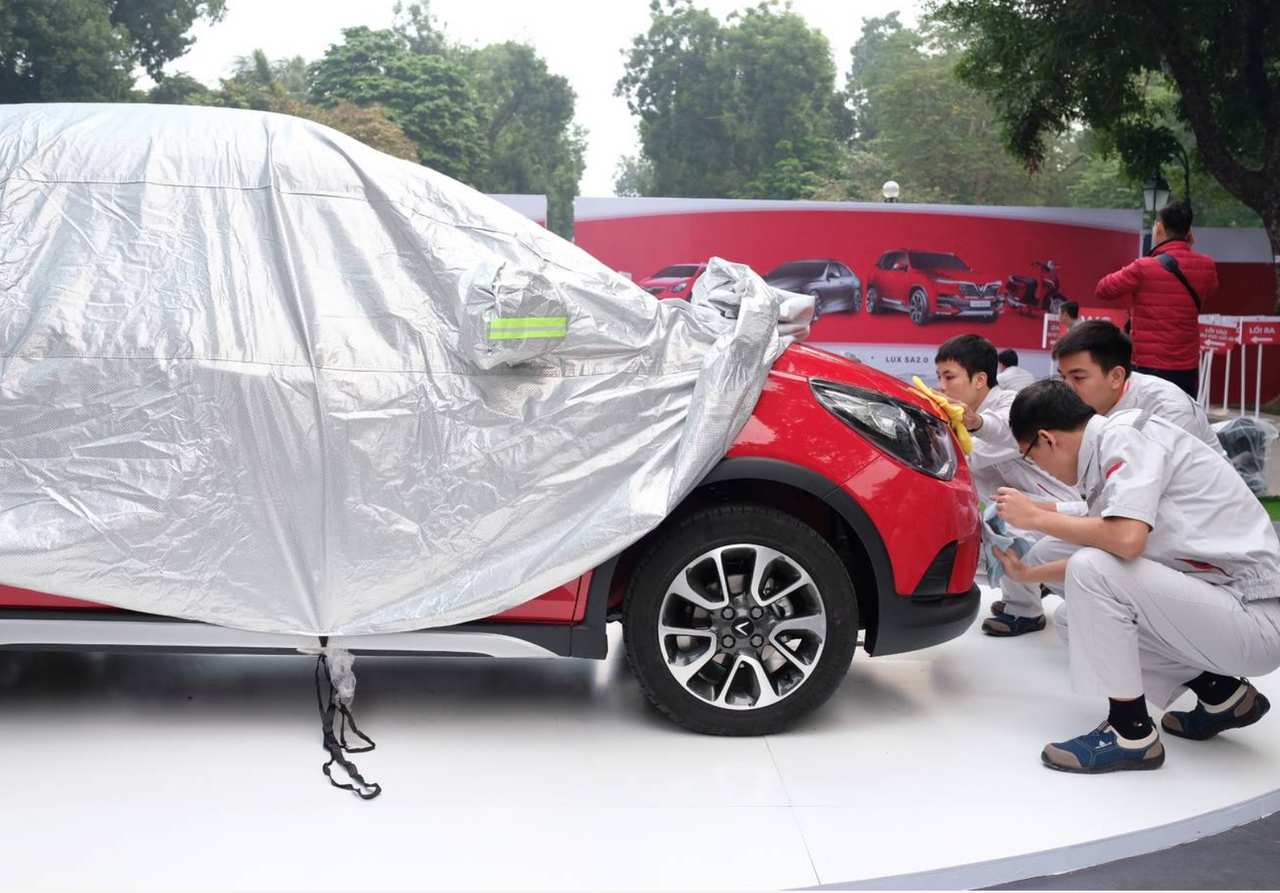 VinFast cho ra dòng sản phẩm VinFast Fadill và xe máy điện thông minh Klara.