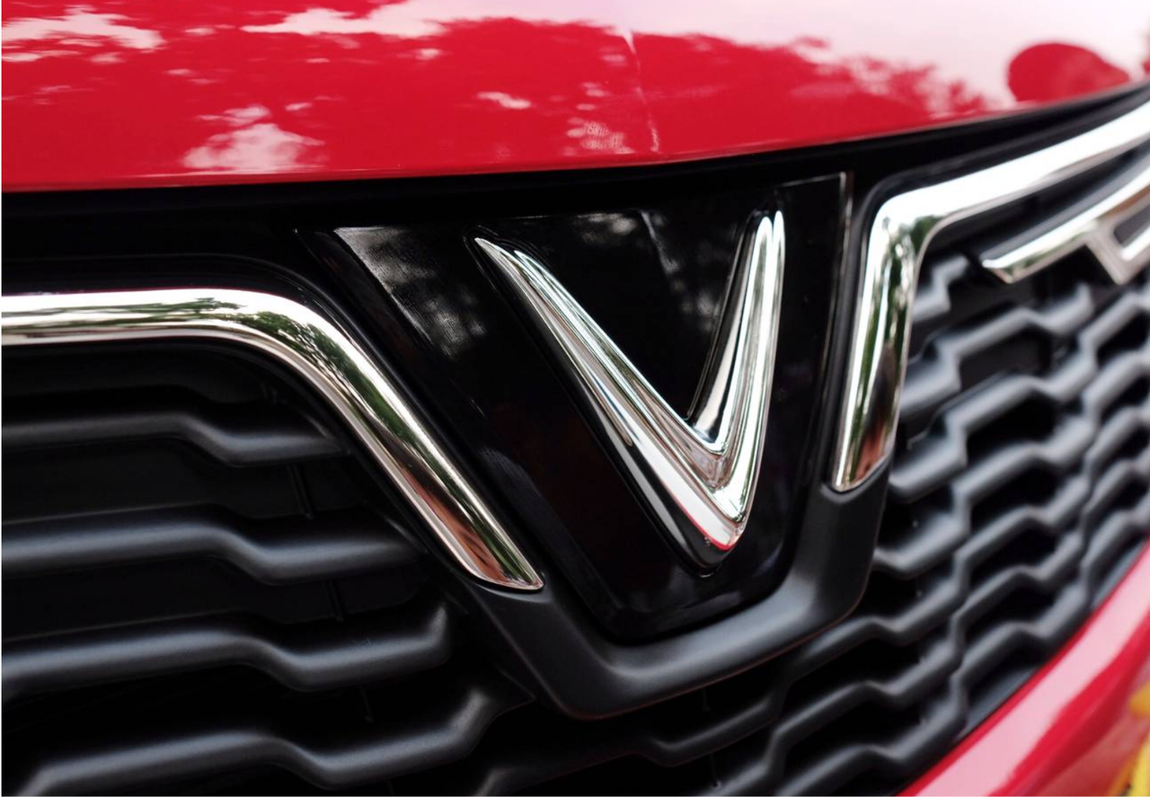 VinFast cho ra dòng sản phẩm VinFast Fadill và xe máy điện thông minh Klara.