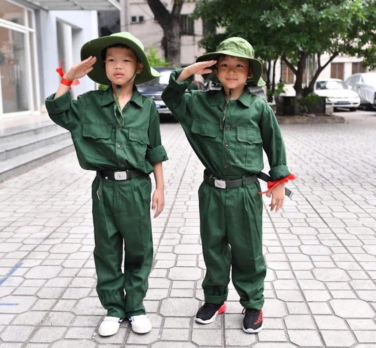 Tạm biệt bố mẹ, con đi bộ đội: 96 chiến sĩ nhí bước vào hành trình kỷ luật “thép”