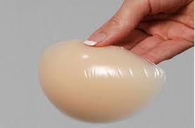 Cảnh báo: Coi chừng viêm da khi sử dụng “miếng dán ngực”