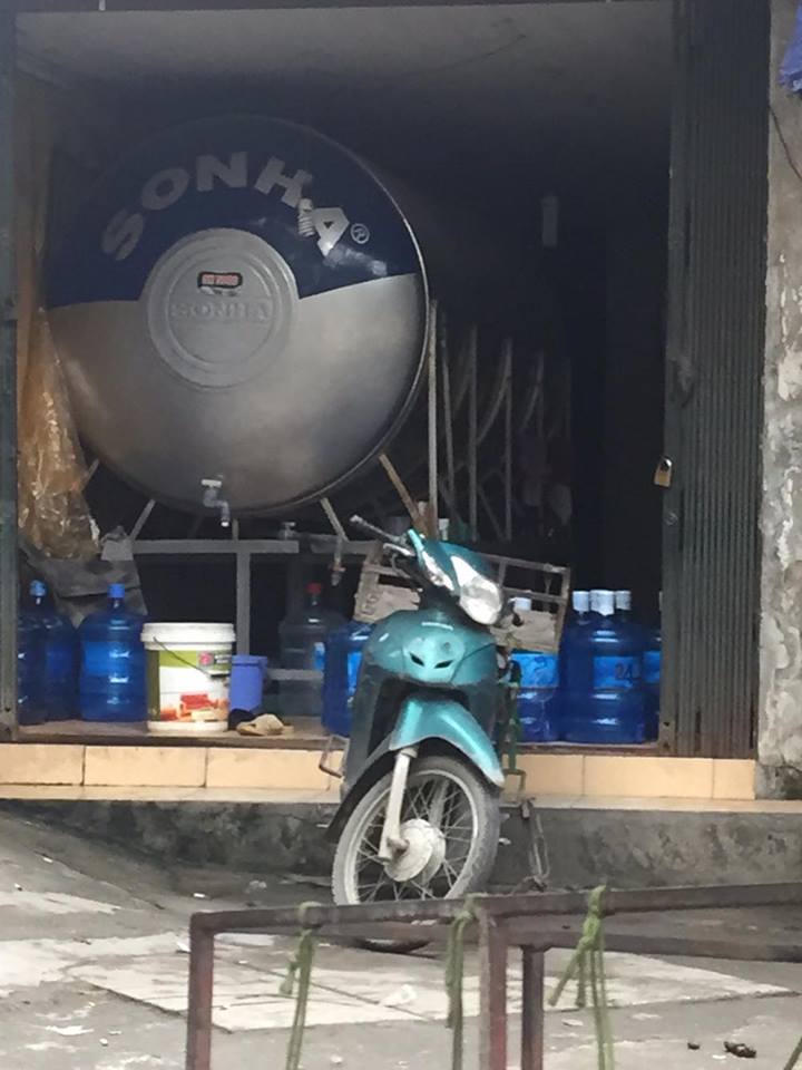 Đột nhập cơ sở sản xuất nước đóng bình "24h Quốc tế"