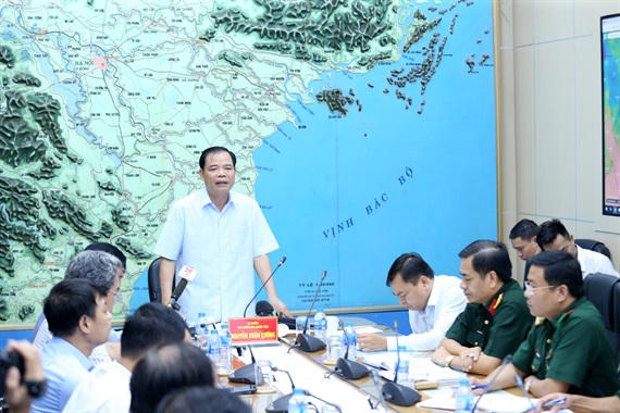 Khẩn trương ứng phó bão số 2, tránh xảy ra tai nạn đáng tiếc với du khách