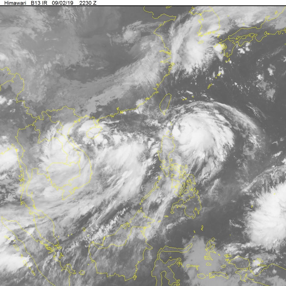 Hai áp thấp nhiệt đới chưa tan, bão lại 'đe dọa' Biển Đông