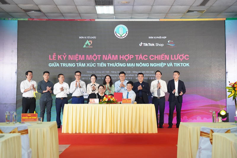 Bán nông sản trên nền tảng TikTok, lợi nhuận thu về hơn 100 tỷ