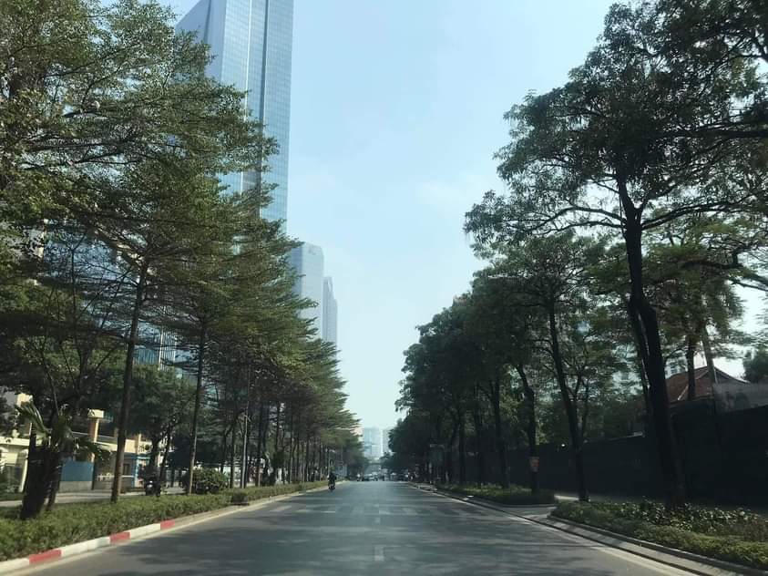 Phố phường Hà Nội vắng lặng chiều ngày 30 Tết