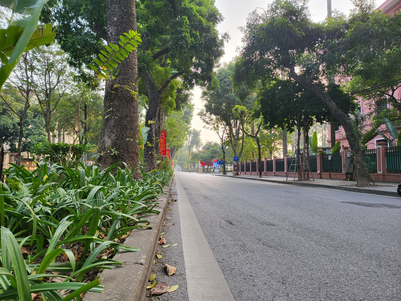 Phố phường Hà Nội vắng lặng chiều ngày 30 Tết