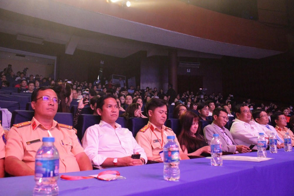 'Một Chút Yêu Thương' lần 2: Đêm nhạc dành tặng nạn nhân và thân nhân người bị tai nạn giao thông