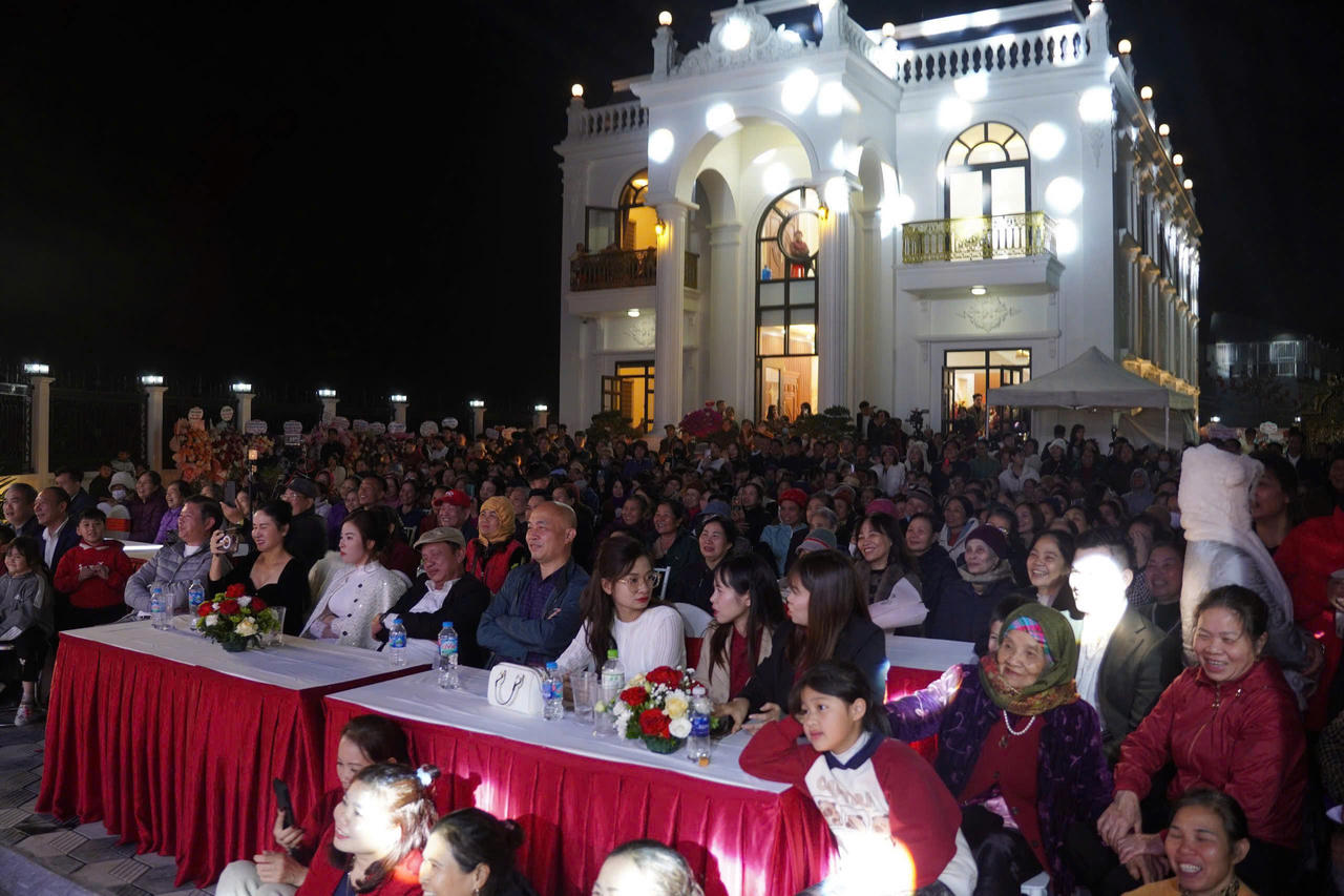 Khai trương khách sạn Phúc Lâm Bảo Đường: Bệnh nhân trúng thưởng xe Vinfast VF3