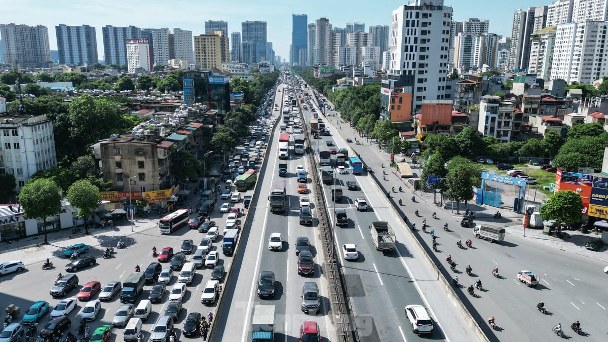 Cấm phương tiện đi đường trên cao Vành đai 3 hướng Big C - Mai Dịch