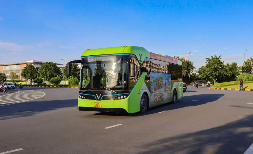 Hà Nội vận hành thêm tuyến buýt điện mới