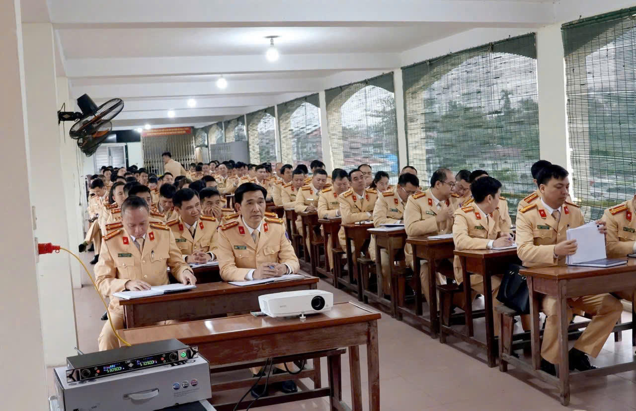 Hà Nội: Tập huấn nghiệp vụ sát hạch, cấp giấy phép lái xe cho cảnh sát giao thông