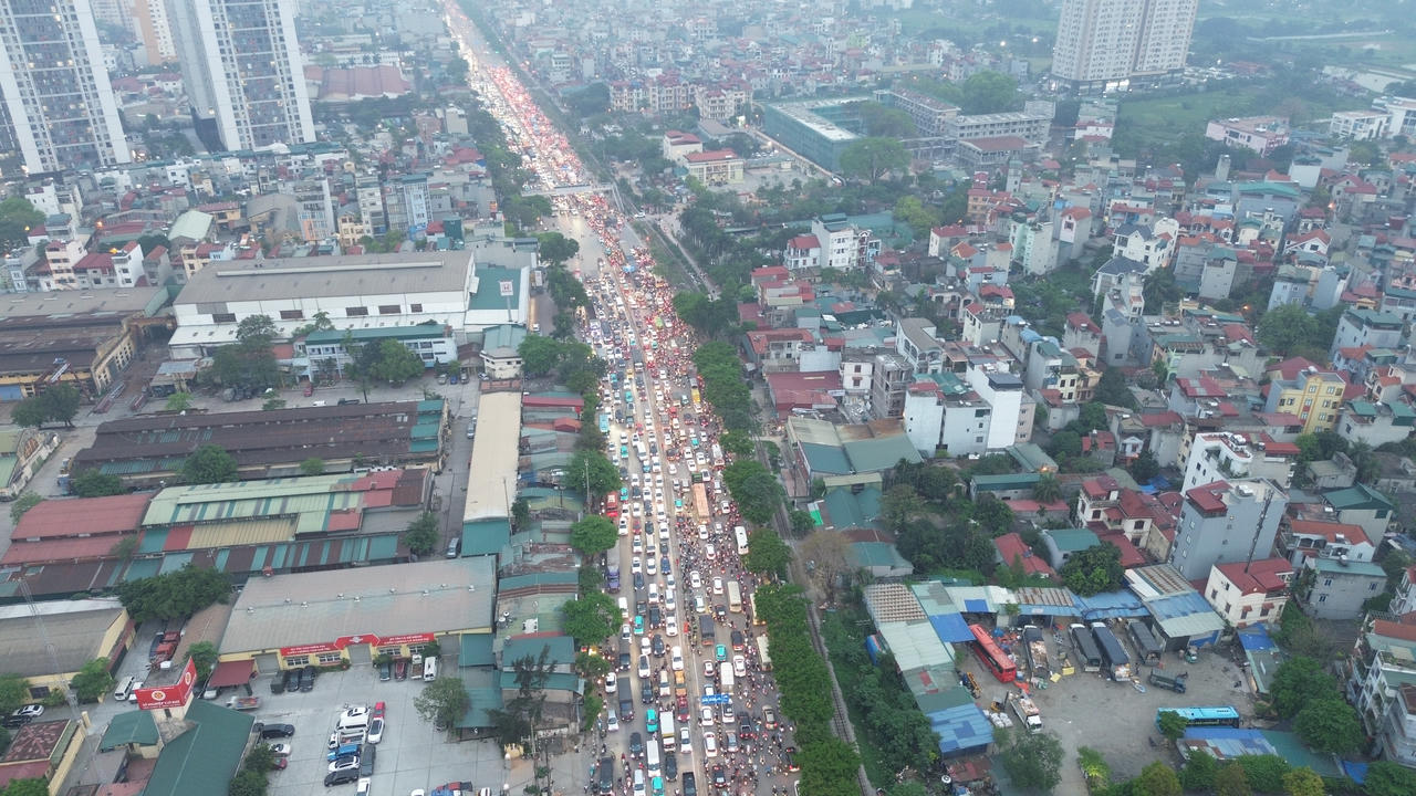 Cửa ngõ phía Nam Hà Nội ùn tắc kéo dài trước kỳ nghỉ lễ 30/4