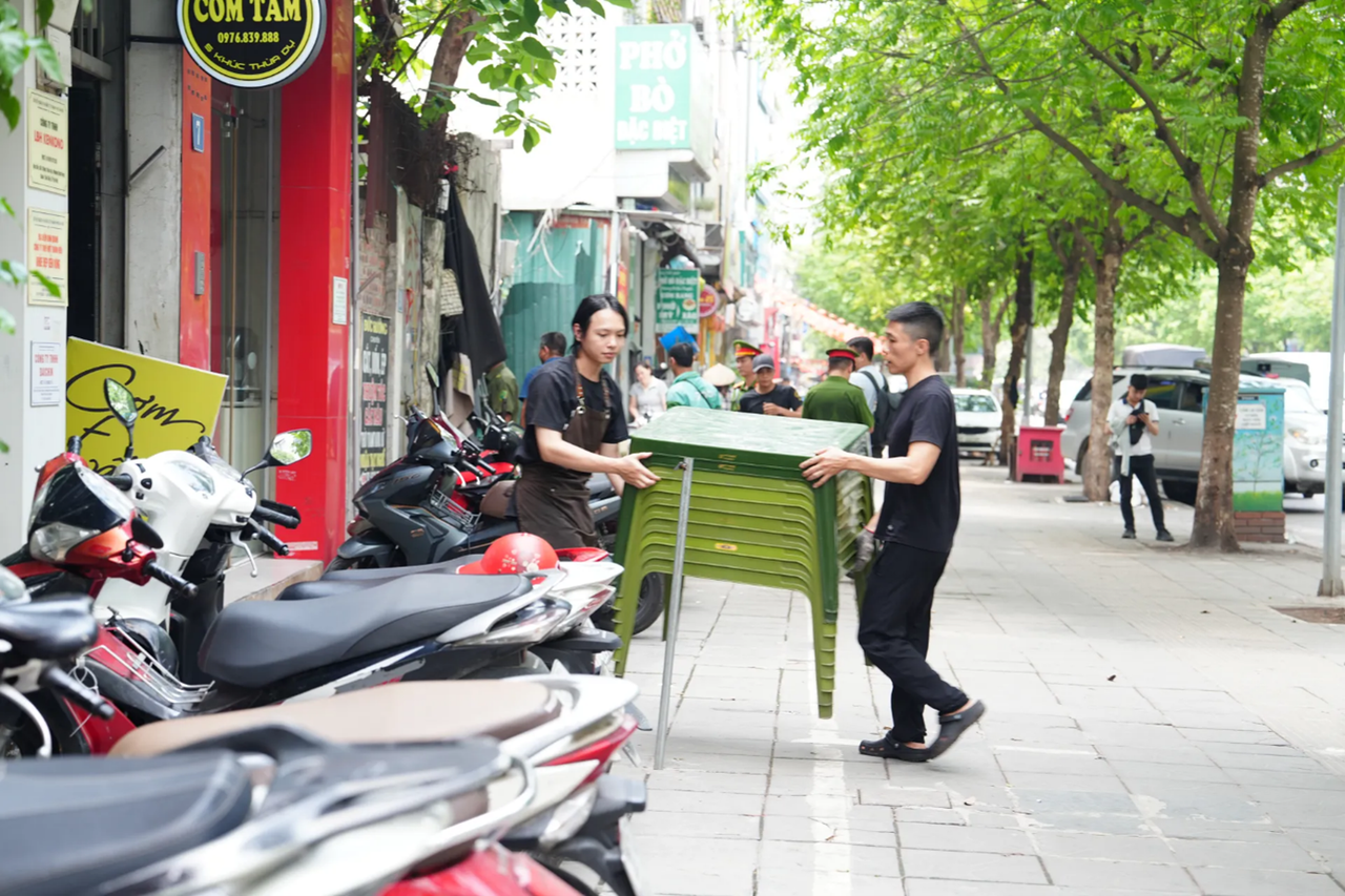 Hà Nội: Kiểm tra, xử lý nhiều trường hợp vi phạm trật tự giao thông, đô thị