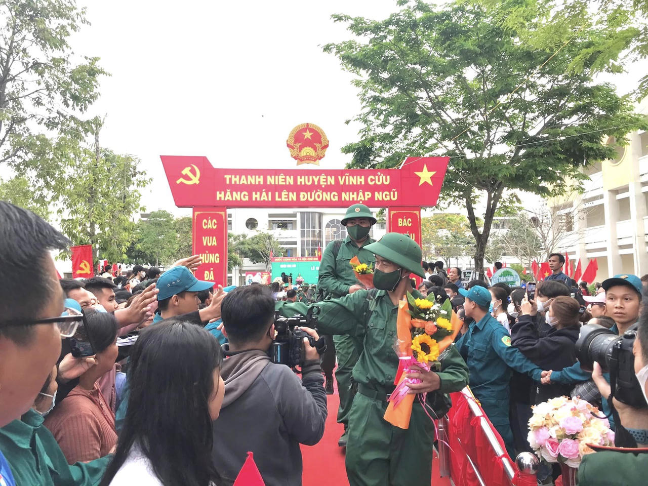 Hơn 3.000 thanh niên Đồng Nai lên đường thực hiện nghĩa vụ quân sự và công an