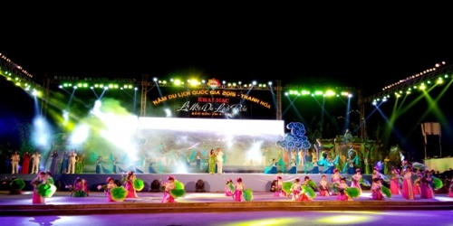 Sầm Sơn công bố "số máy nóng" mùa du lịch biển 2015