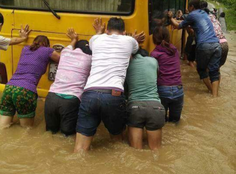 9 người chết do mưa lũ ở miền Trung