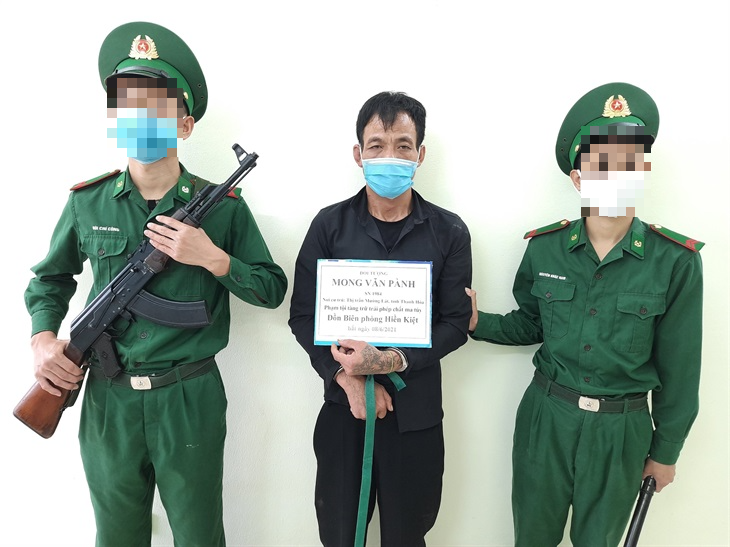 Bắt đối tượng mới ra tù nhiễm HIV vận chuyển hơn 1600 viên ma tuý tổng hợp