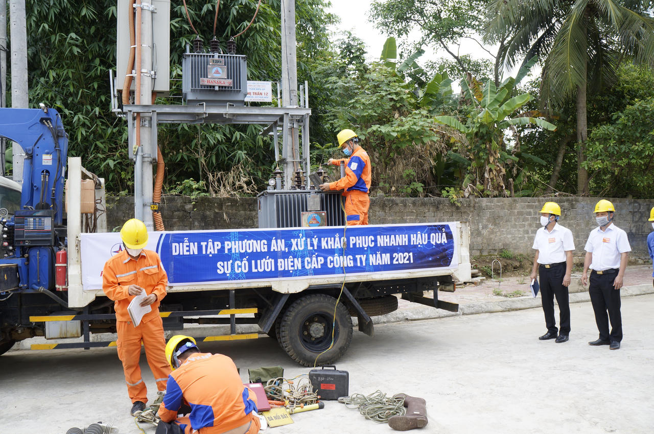 Ngành Điện lực Thanh Hóa diễn tập phòng, chống thiên tai và tìm kiếm cứu nạn năm 2021