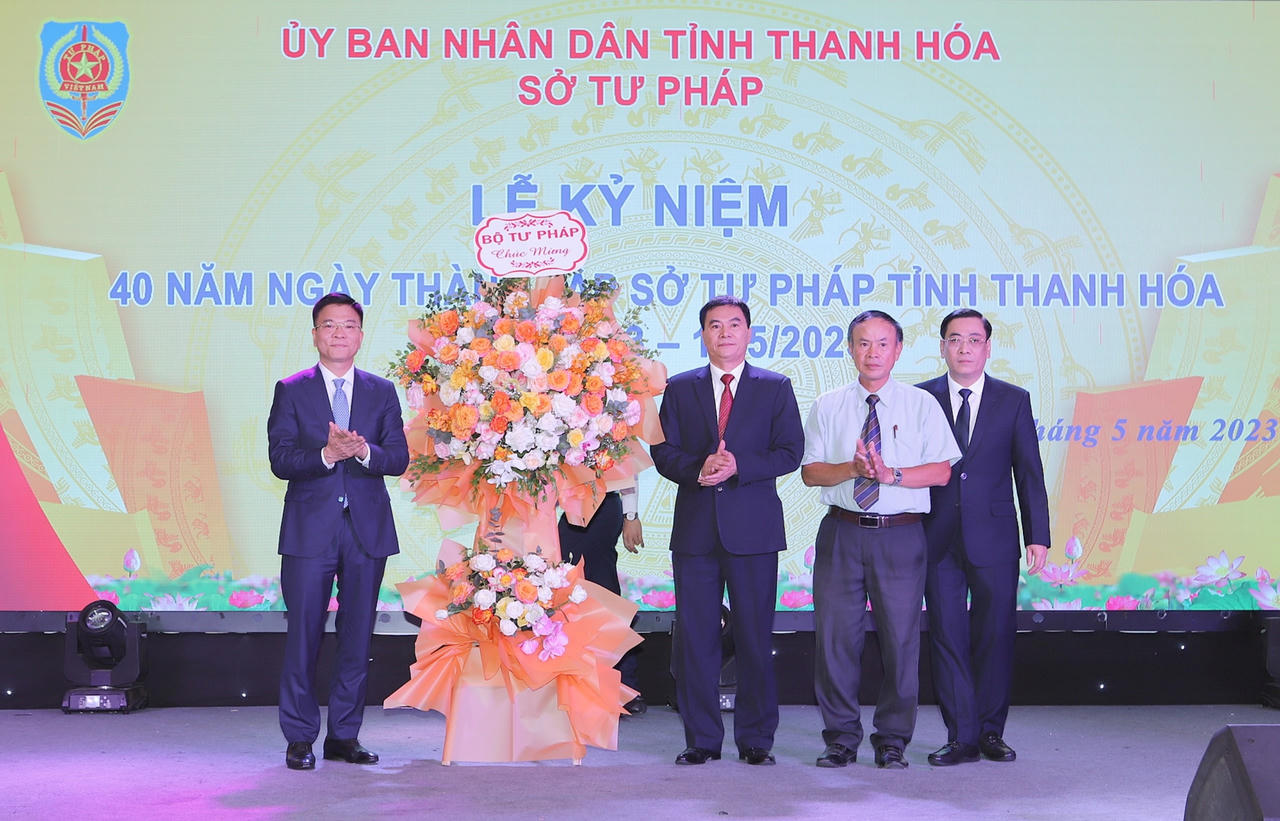 Bộ trưởng Lê Thành Long đánh giá cao thành quả 40 năm phát triển của Sở Tư pháp Thanh Hóa