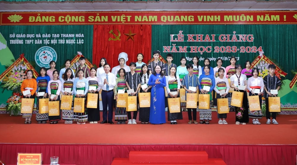 Phó Chủ tịch nước và các Phó Thủ tướng dự Lễ khai giảng năm học mới