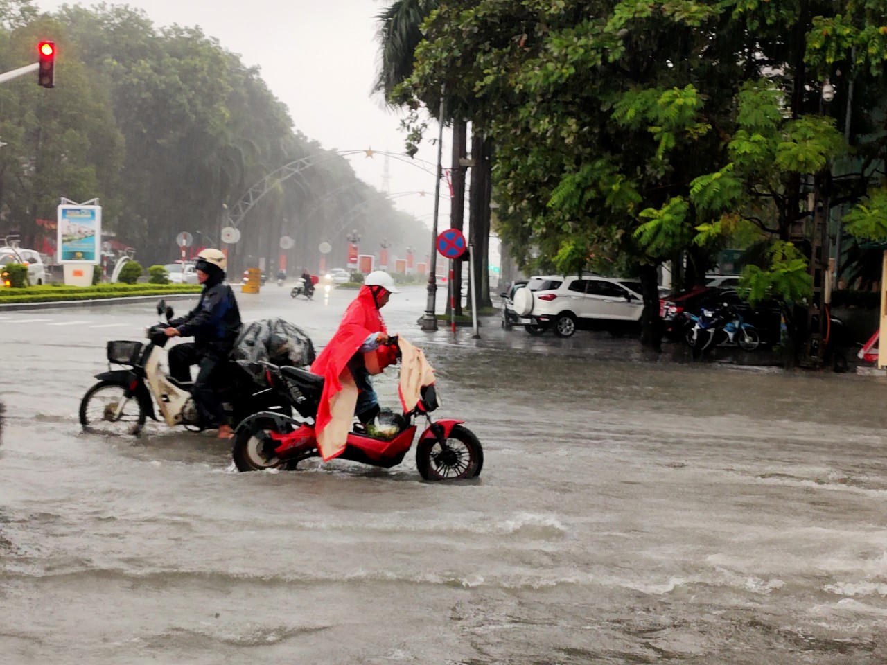 Mưa lớn trên diện rộng, gây ngập nhiều khu vực trên địa bàn tỉnh Thanh Hóa