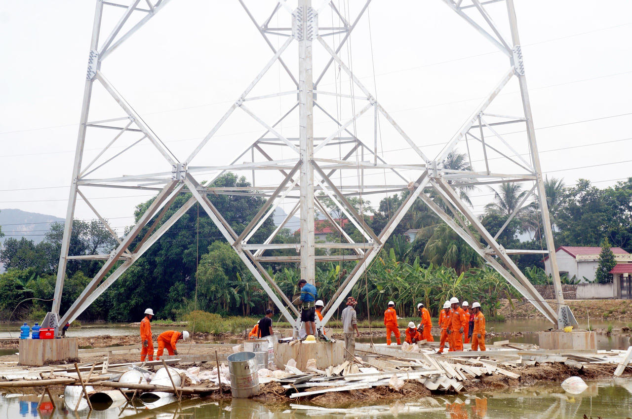 Điện lực Thanh Hóa đồng lòng dốc sức cho “tiền tuyến” 500kW mạch 3