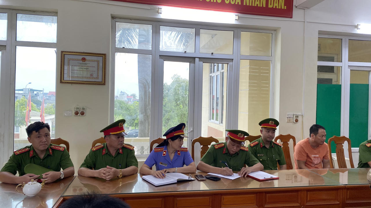 Khởi tố trưởng phố tự ý bán đất nghĩa trang