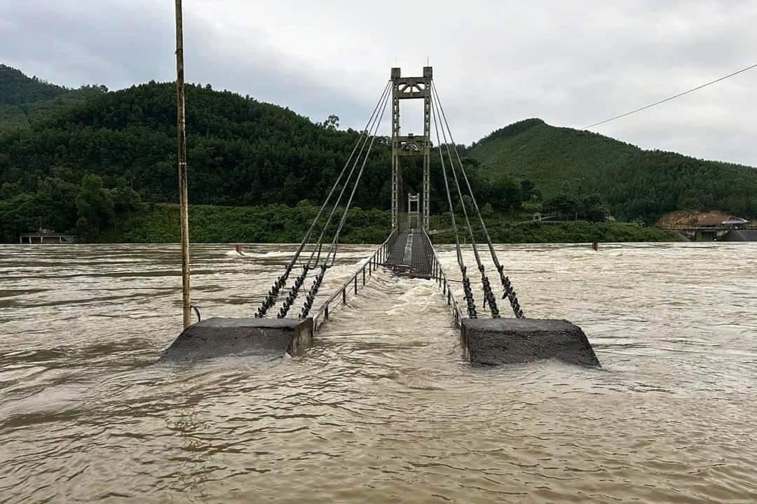 Thanh Hoá công bố tình trạng khẩn cấp trước diễn biến mưa lũ, sạt lở phức tạp