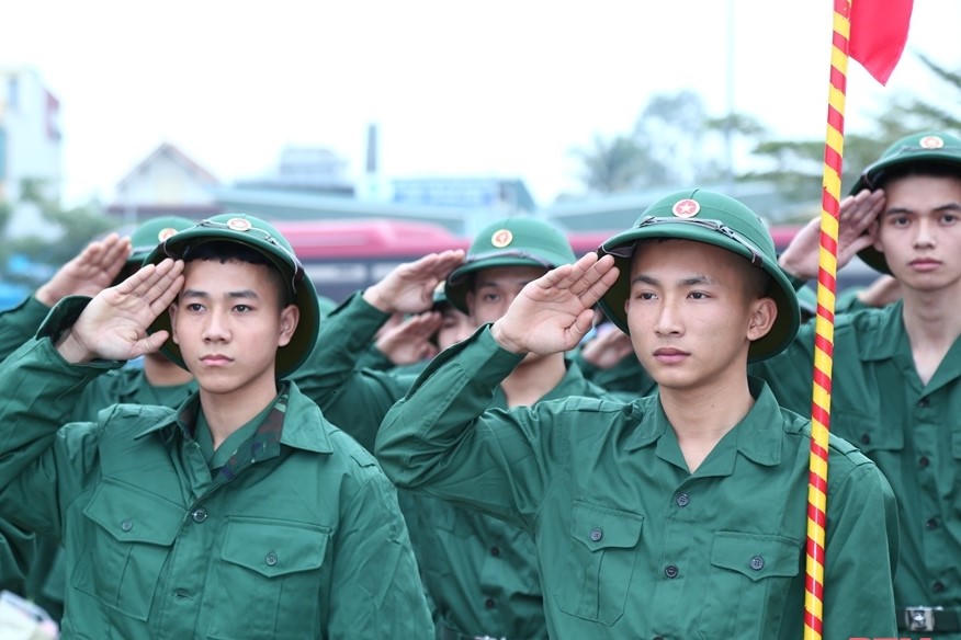 Thanh niên ưu tú toàn quốc phấn khởi lên đường nhập ngũ
