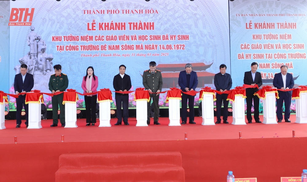 Khánh thành Khu tưởng niệm các giáo viên và học sinh đã hy sinh tại công trường đê Nam sông Mã 