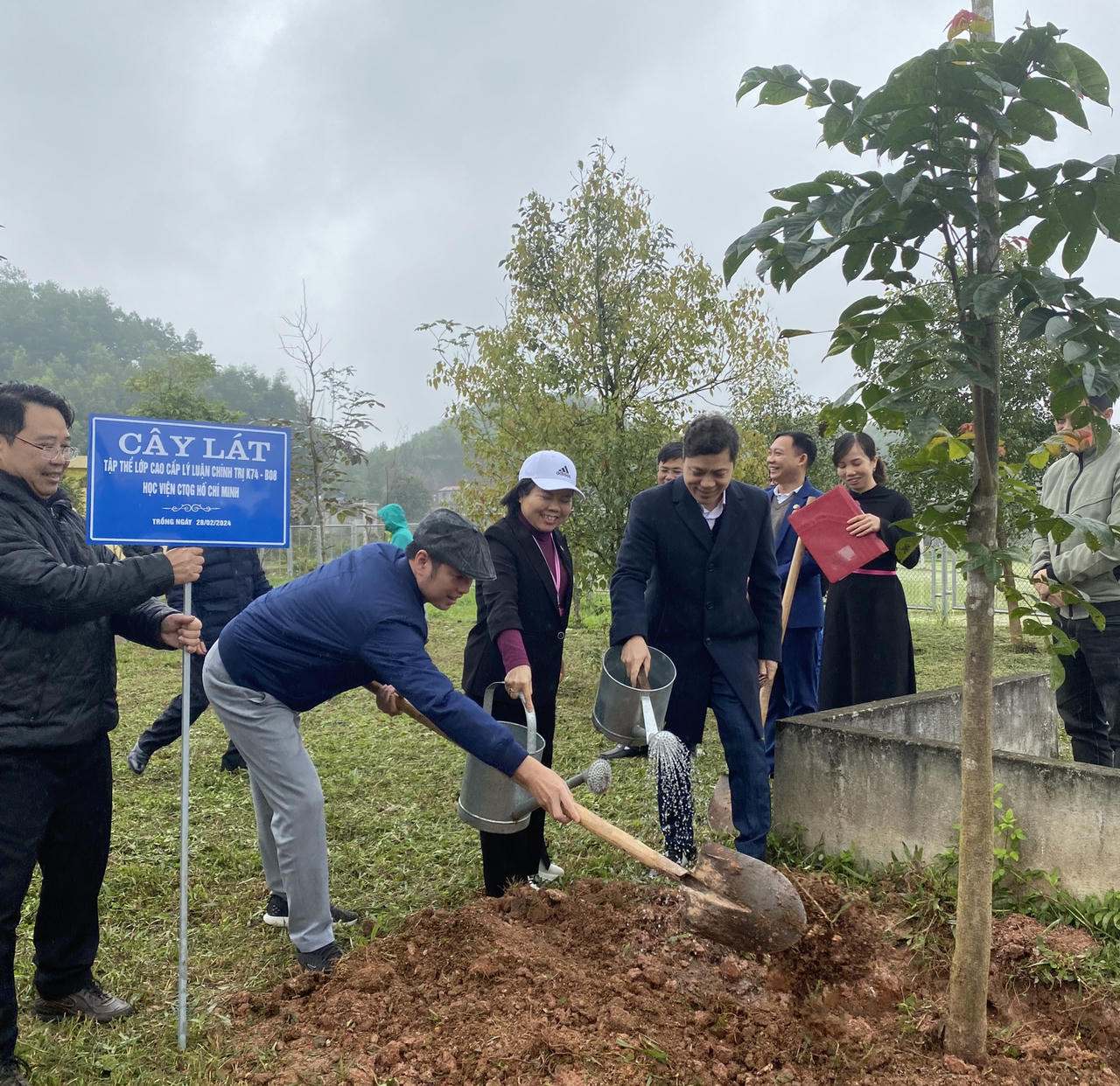 Học viện Chính trị Quốc gia Hồ Chí Minh tổ chức về nguồn cho Lớp K74-B08: Chuyến đi bồi đắp tâm hồn