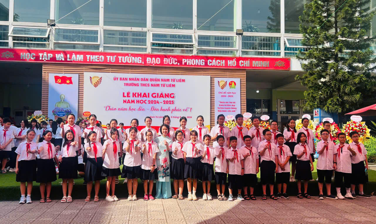 Thủ đô rực rỡ cờ hoa trong ngày lễ Khai giảng