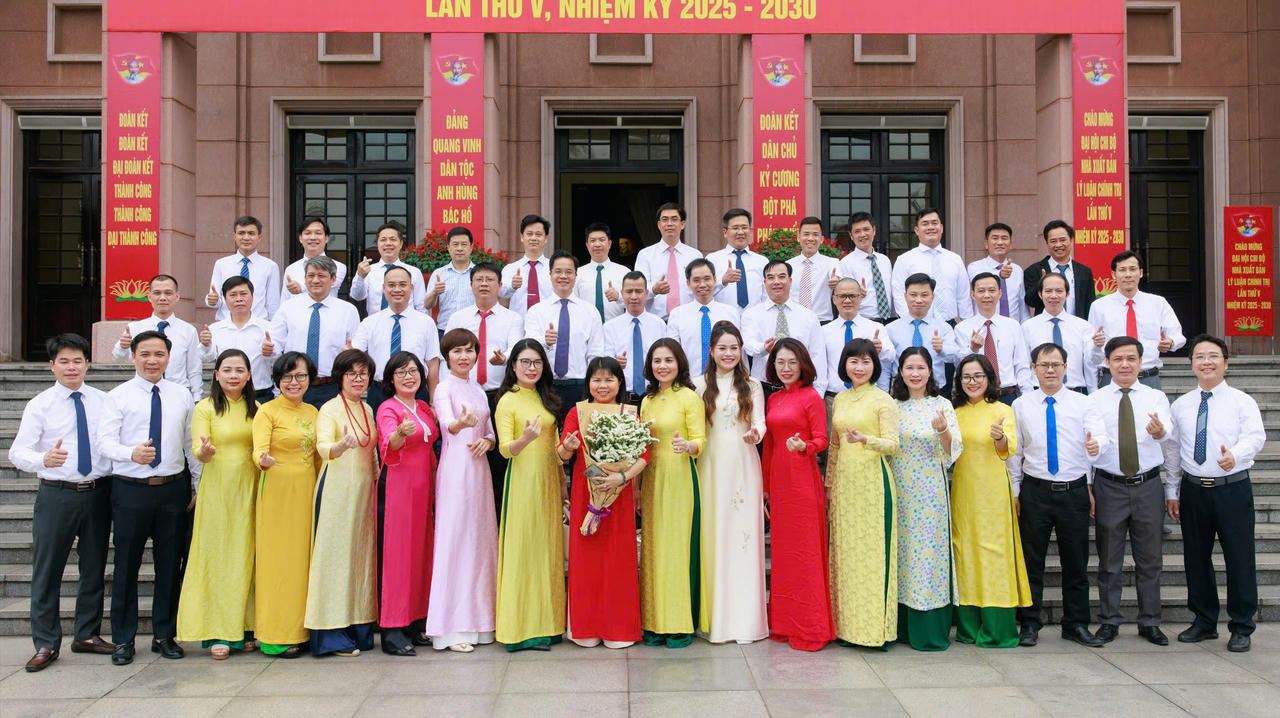 Học viện Chính trị Quốc gia Hồ Chí Minh bế giảng 4 lớp Cao cấp lý luận chính trị Khoá 74