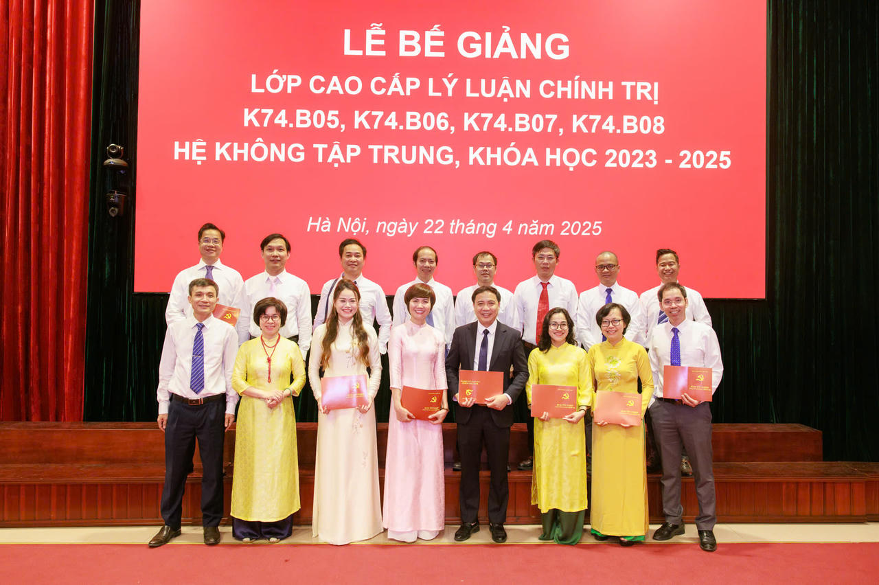 Học viện Chính trị Quốc gia Hồ Chí Minh bế giảng 4 lớp Cao cấp lý luận chính trị Khoá 74