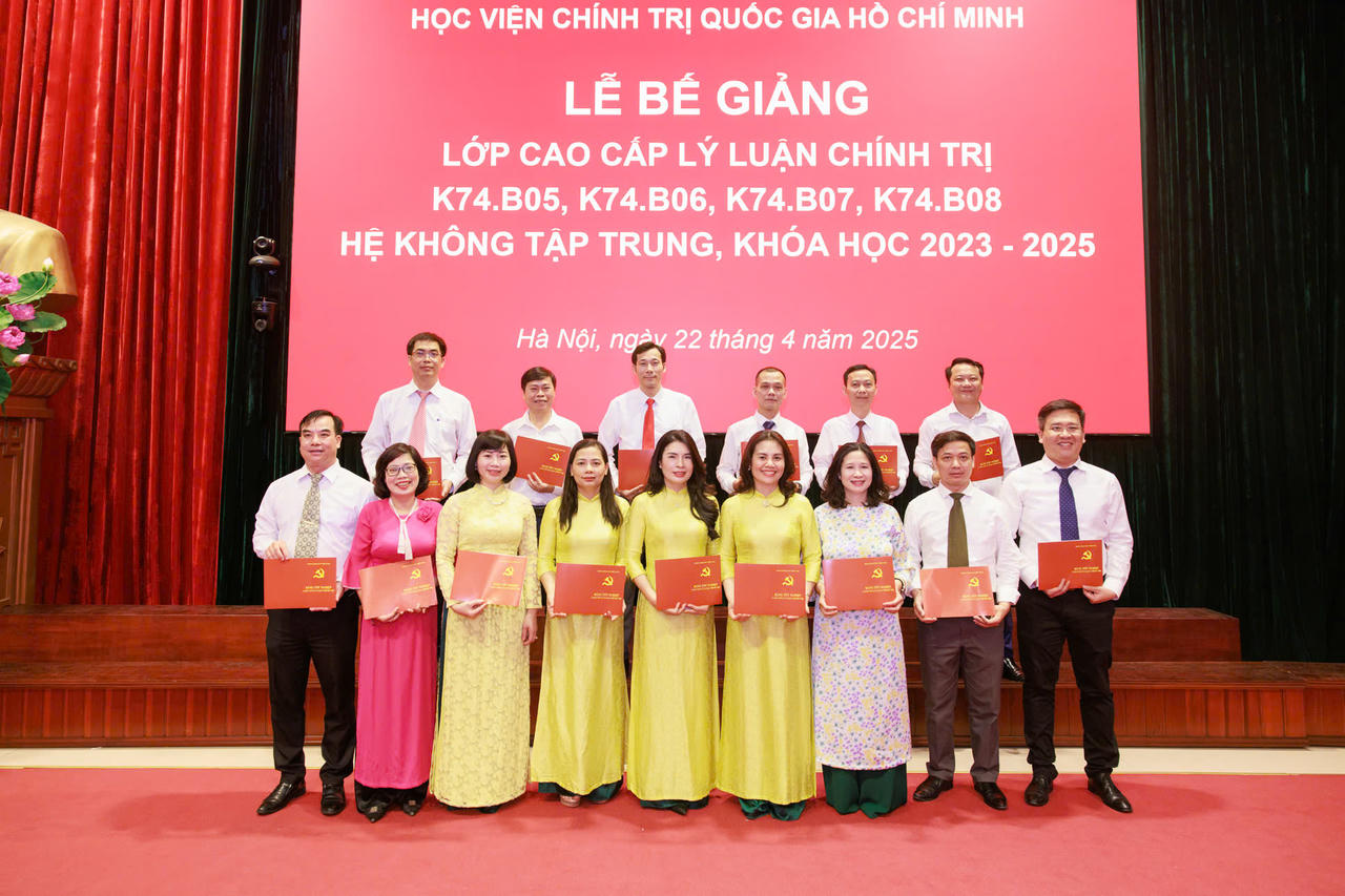 Học viện Chính trị Quốc gia Hồ Chí Minh bế giảng 4 lớp Cao cấp lý luận chính trị Khoá 74