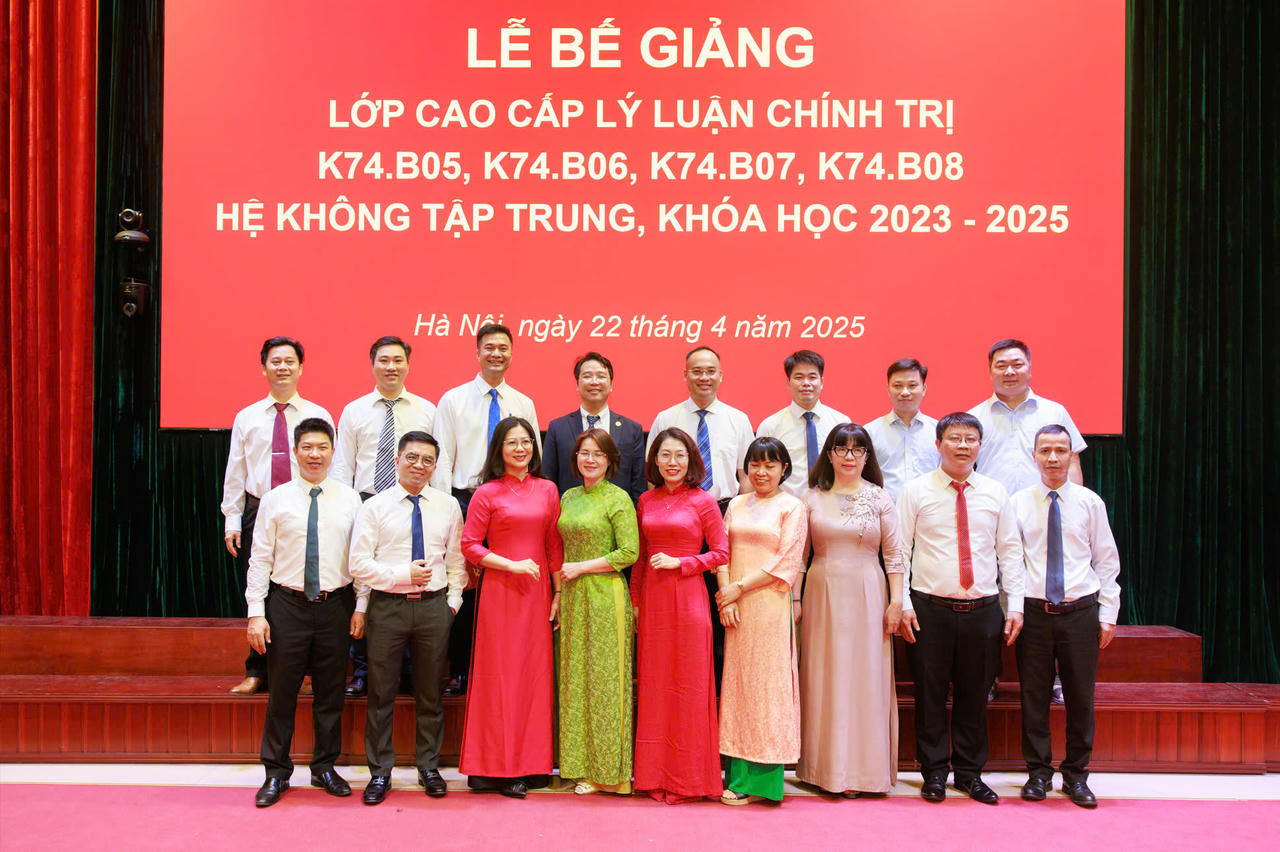 Học viện Chính trị Quốc gia Hồ Chí Minh bế giảng 4 lớp Cao cấp lý luận chính trị Khoá 74