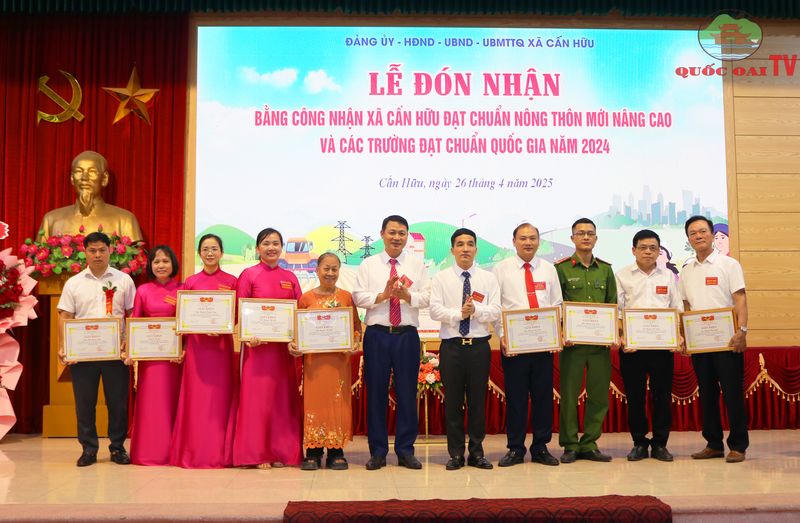 Xã Cấn Hữu (Quốc Oai) đón nhận danh hiệu xã đạt chuẩn nông thôn mới nâng cao năm 2024