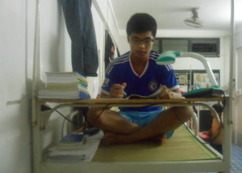 12 năm đi móc cua kiếm tiền đóng học