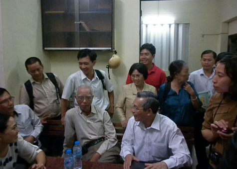 Xét xử vụ nguyên Hiệu trưởng ĐH Hùng Vương kiện UBND TP HCM