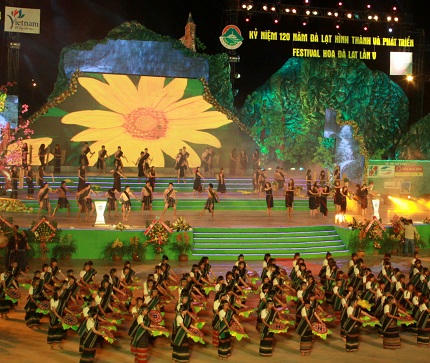 Rực rỡ sắc màu Lễ khai mạc Tuần Văn hóa Du lịch Đà Lạt