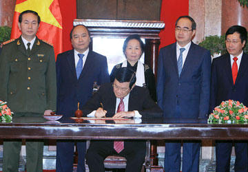 10 sự kiện pháp luật nổi bật năm 2013