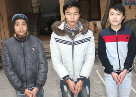 Bắt 3 đối tượng giết mẹ để lấy tiền chơi game