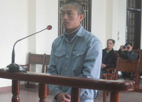 Tống tình nữ sinh, gia sư lĩnh án 