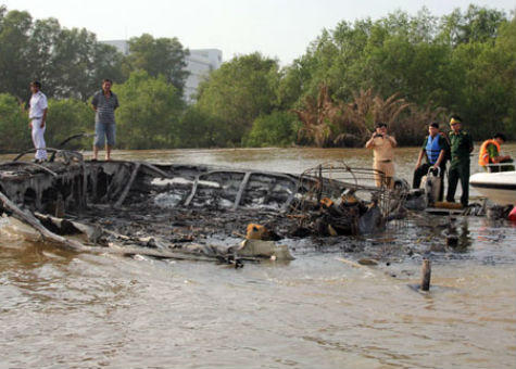 Tạm đình chỉ hoạt động tất cả các hãng tàu cánh ngầm