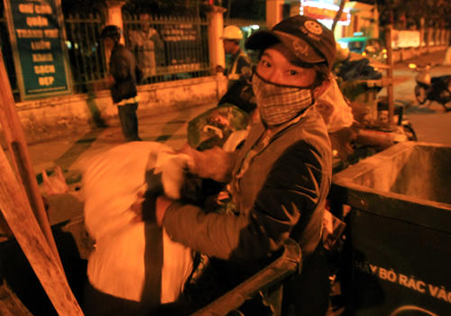 Mưu sinh trong đêm giao thừa