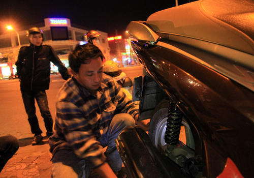 Mưu sinh trong đêm giao thừa