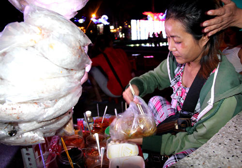 Mưu sinh trong đêm giao thừa