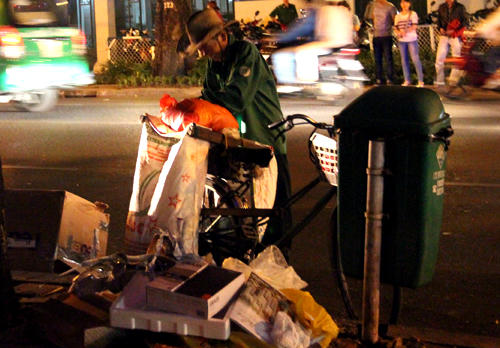 Mưu sinh trong đêm giao thừa