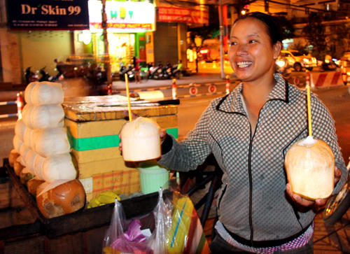 Mưu sinh trong đêm giao thừa